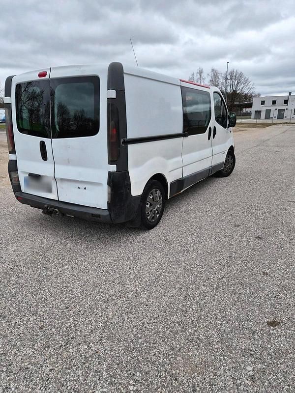 Gebraucht Renault Trafic 120 PS (88 kW) 2004 Weiß Van / Kleinbus