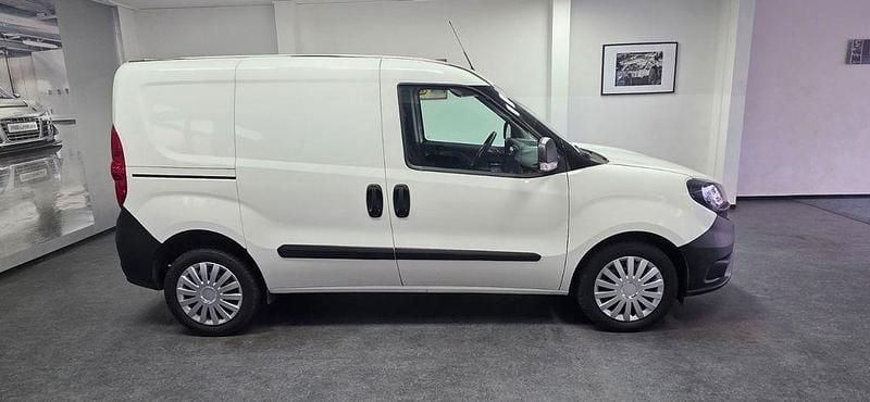 Gebraucht Fiat Doblò 101 PS (74 kW) 2023 Weiß Van / Kleinbus