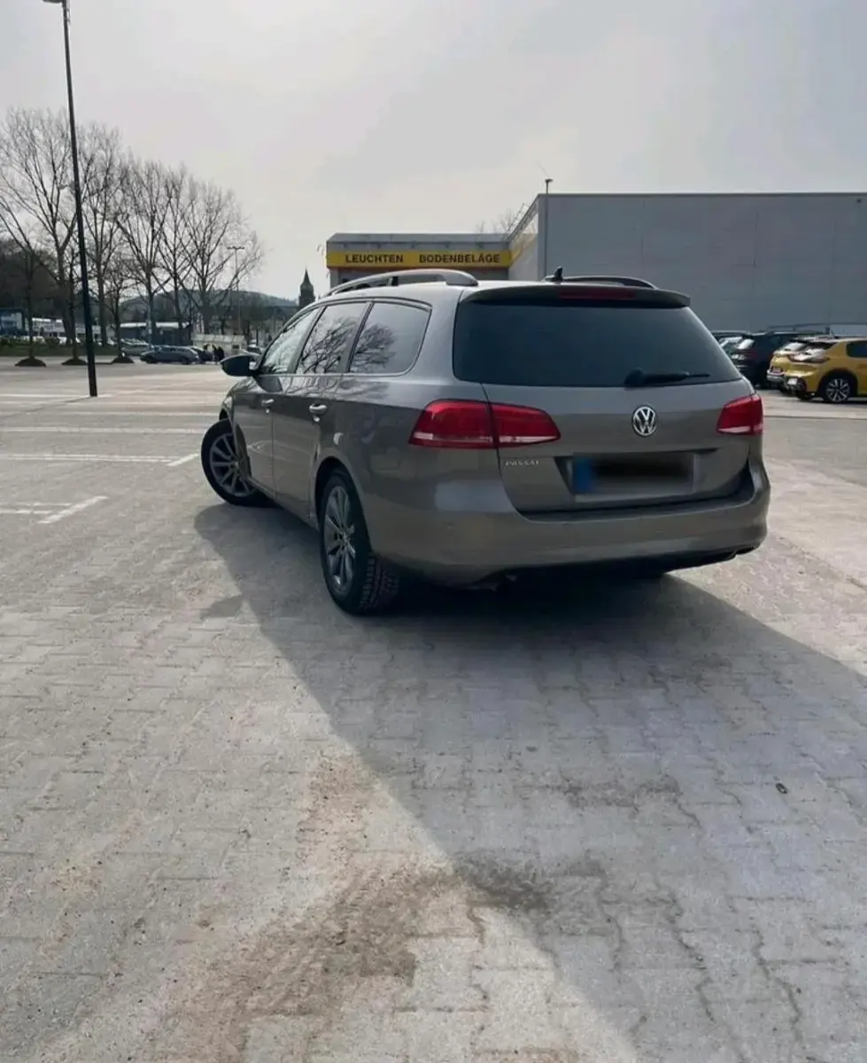 Gebraucht VW Passat 160 PS (117 kW) 2011 Andere farben Kombi