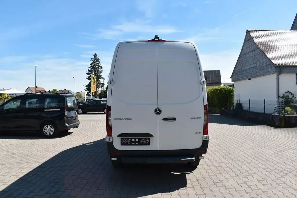 Używany Mercedes Sprinter 163 KM (119 kW) 2021 Biały Van