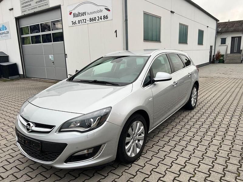 Silber Gebraucht 2013 Opel Astra Kombi | 4.890 € (Guter Preis) - Bild 1/4
