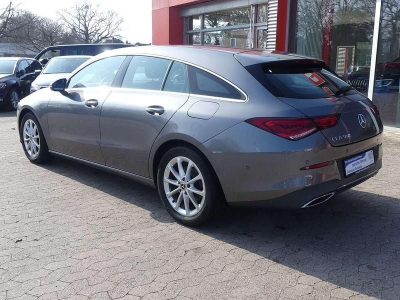 Gebraucht Mercedes CLA180 136 PS (100 kW) 2019 Mountaingrau Limousine
