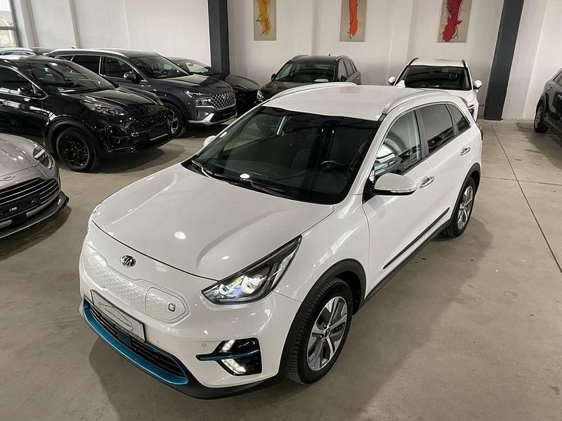 Gebraucht Kia e-Niro Spirit 150 kW (204 PS) 2021 Weiß SUV