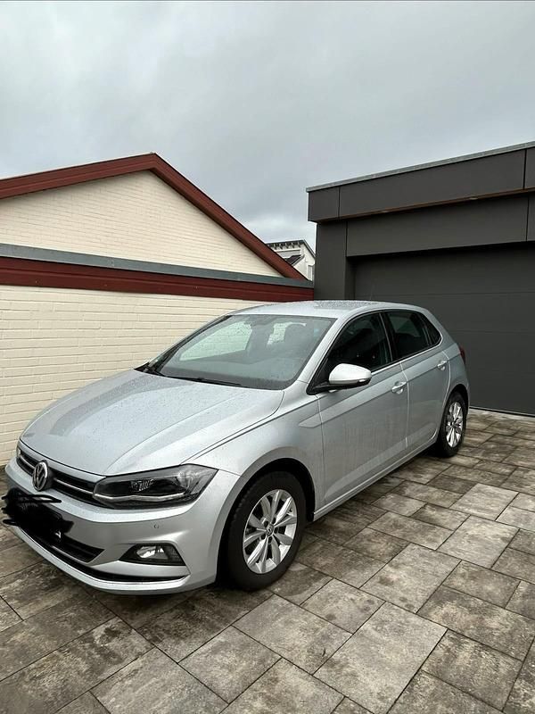 Gebraucht VW Polo Highline 95 PS (69 kW) 2018 Silber Kleinwagen
