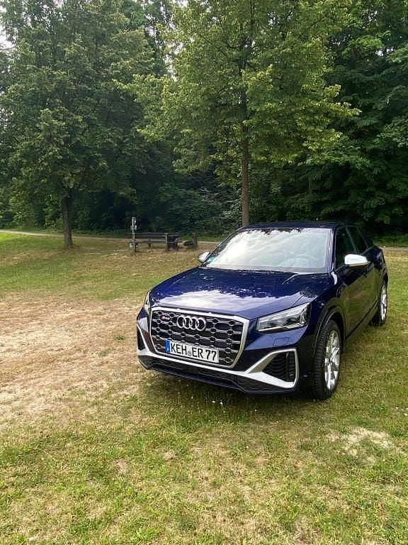 Gebraucht Audi SQ2 Sport 300 PS (220 kW) 2024 Blau SUV