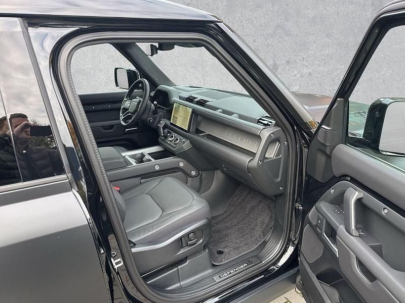 Gebraucht Land Rover Defender 431 PS (317 kW) 2025 Santorini black SUV