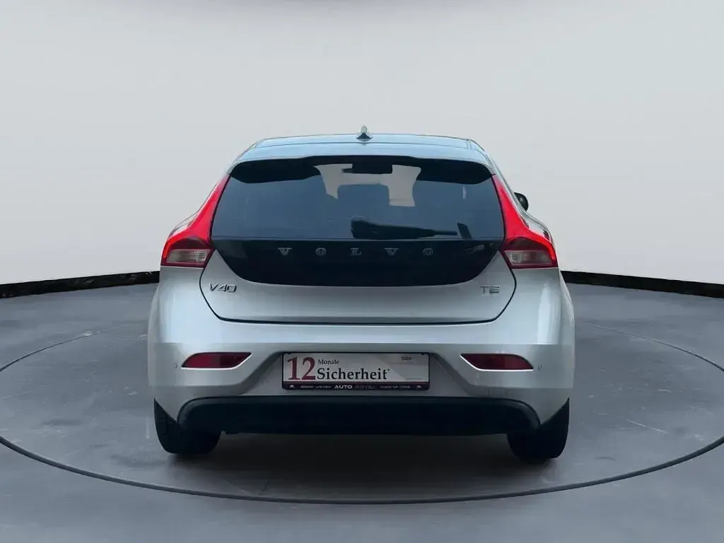 Gebraucht Volvo V40 Kinetic 122 PS (89 kW) 2017 Silber Limousine