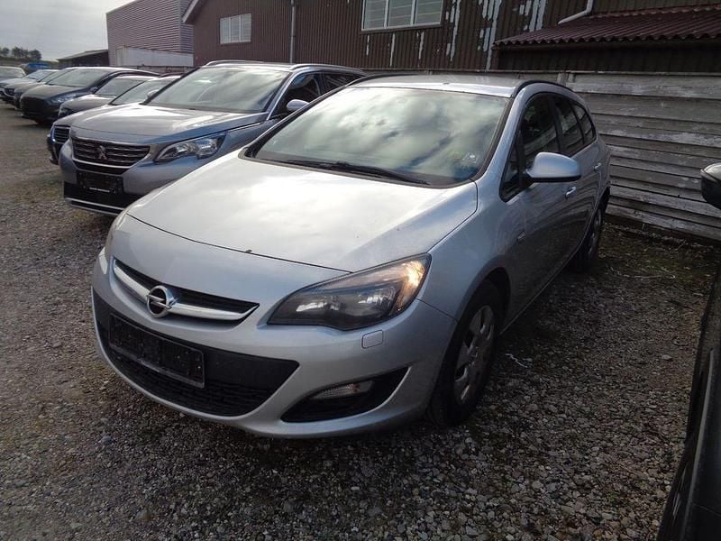 Gebraucht Opel Astra Selection 101 PS (74 kW) 2014 Silber Kombi