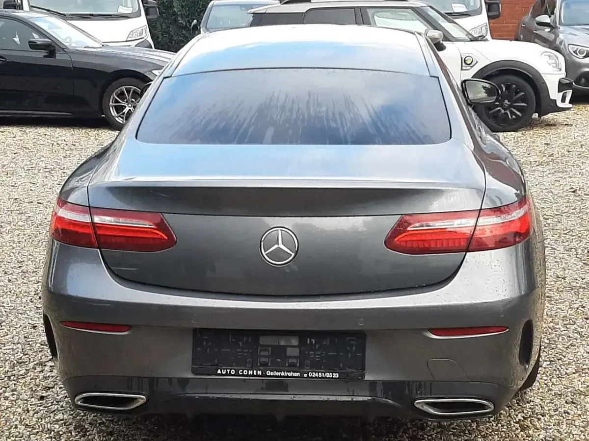 Gebraucht Mercedes E220 AMG 194 PS (142 kW) 2018 Grau Coupé