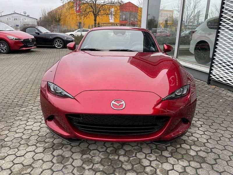 Neu Mazda MX5 Exclusive-Line 132 PS (97 kW) 2025 Soul red crystal Cabrio