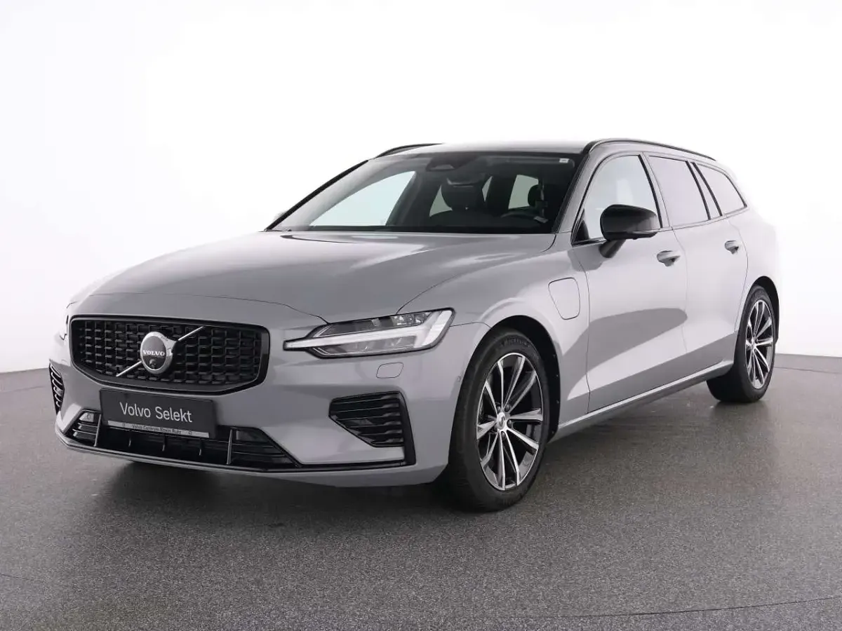 Gebraucht Volvo V60 Plus 455 PS (334 kW) 2024 Grau Kombi
