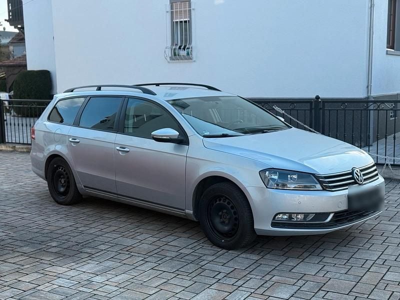 Gebraucht VW Passat 140 PS (102 kW) 2013 Silber Kombi