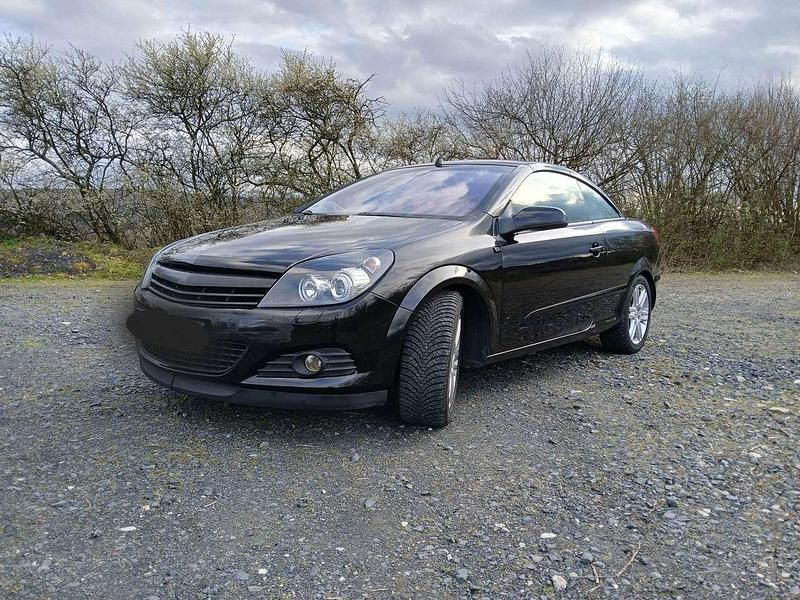 Gebraucht Opel Astra Cabriolet 140 PS (102 kW) 2008 Schwarz Cabrio