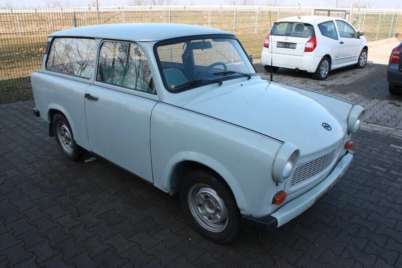 Blau Gebraucht 1988 Trabant 601 Kombi | 5.799 € - Bild 1/4