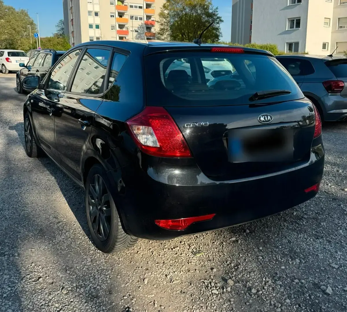 Używany Kia Ceed 140 KM (102 kW) 2011 Czarny Hatchback