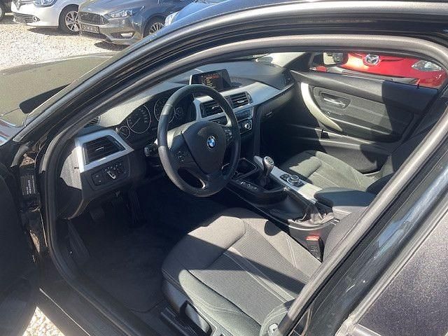 Gebraucht BMW 318 Advantage 136 PS (100 kW) 2016 Schwarz Limousine