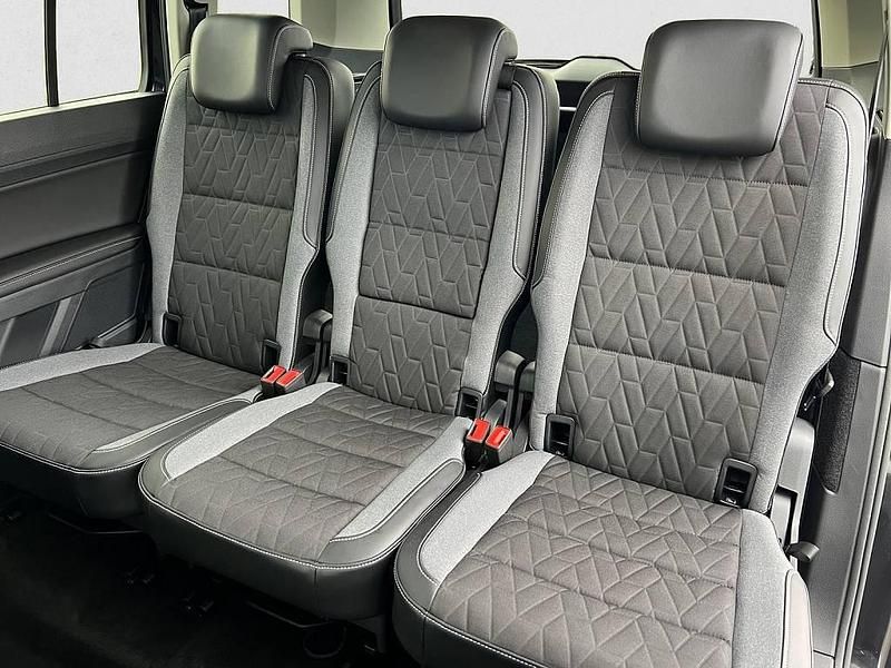 Gebraucht VW Touran Goal 150 PS (110 kW) 2025 Schwarz Van / Kleinbus