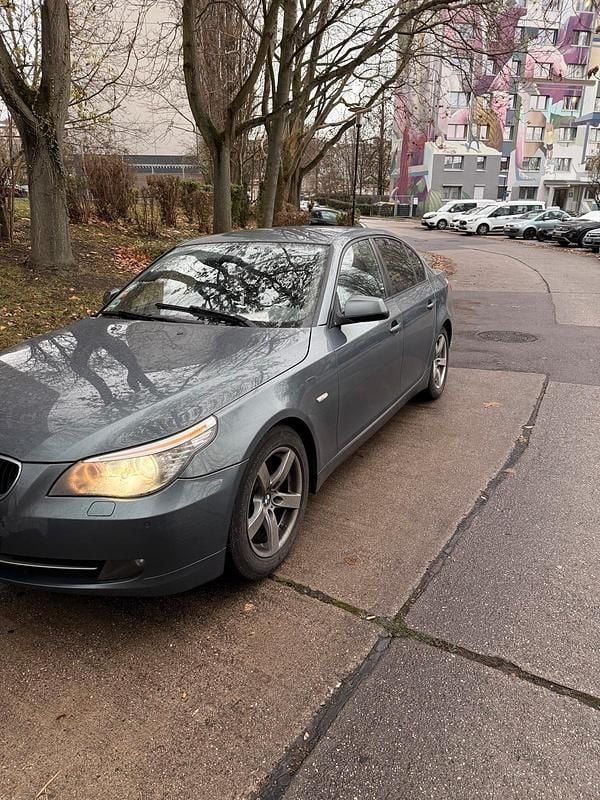 Gebraucht BMW 520 177 PS (130 kW) 2010 Grau Limousine