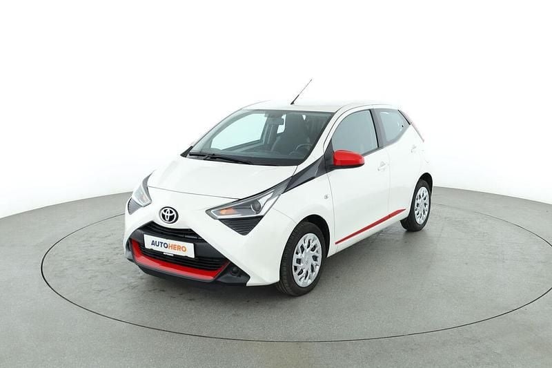 Weiß Gebraucht 2018 Toyota Aygo X-play Kleinwagen | 9.090 € (Fairer Preis) - Bild 1/3