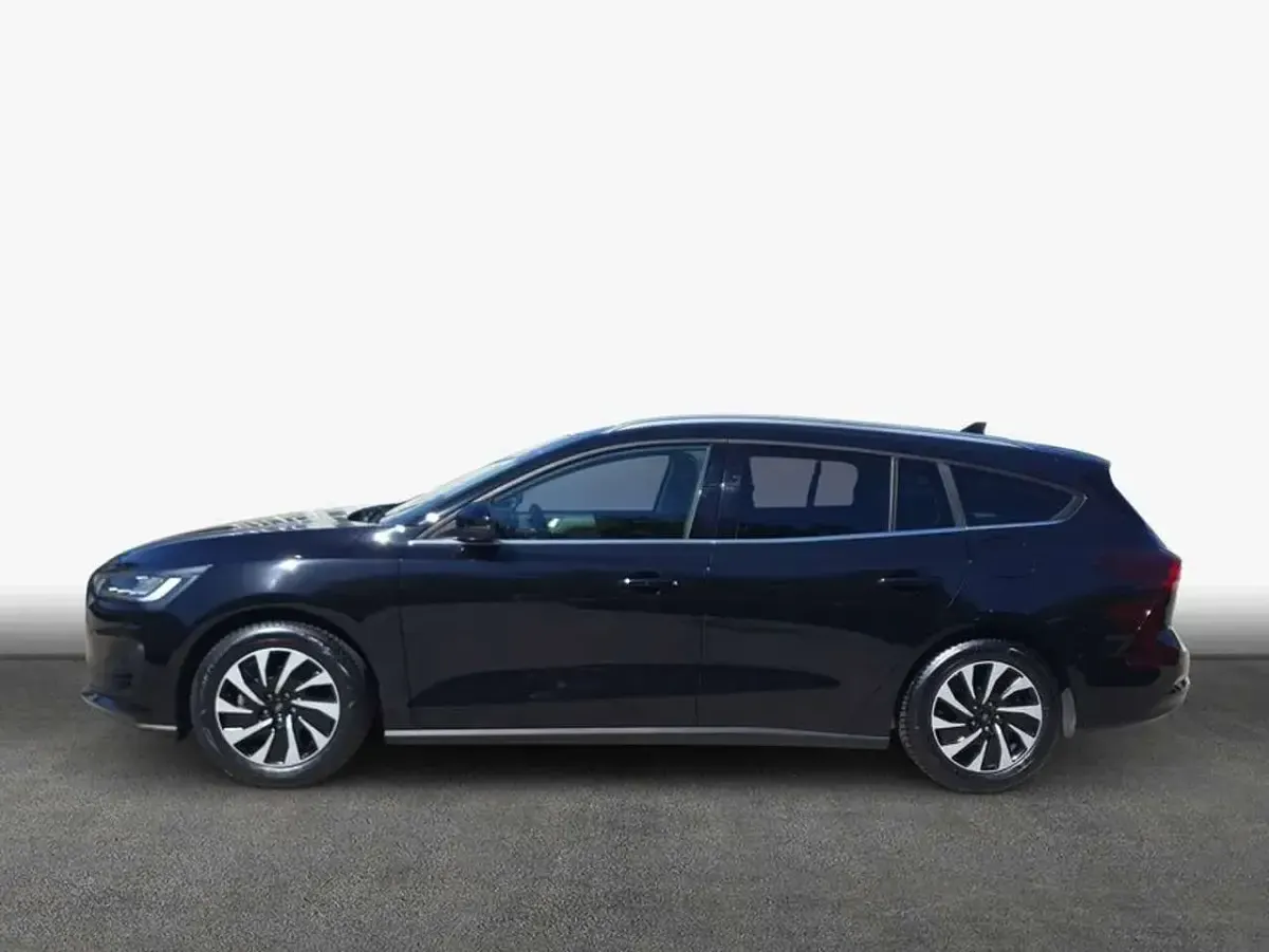 Gebraucht Ford Focus Titanium 125 PS (91 kW) 2024 Agate black metallic Kombi