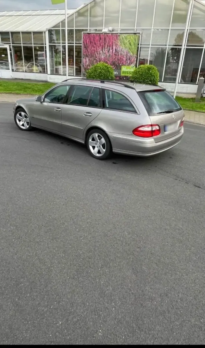 Gebraucht Mercedes E320 204 PS (150 kW) 2004 Andere farben Kombi