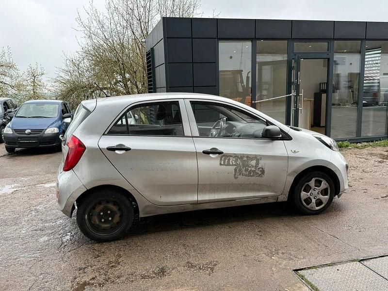 Second-hand Kia Picanto 69 CP (50 kW) 2013 Argintiu Hatchback