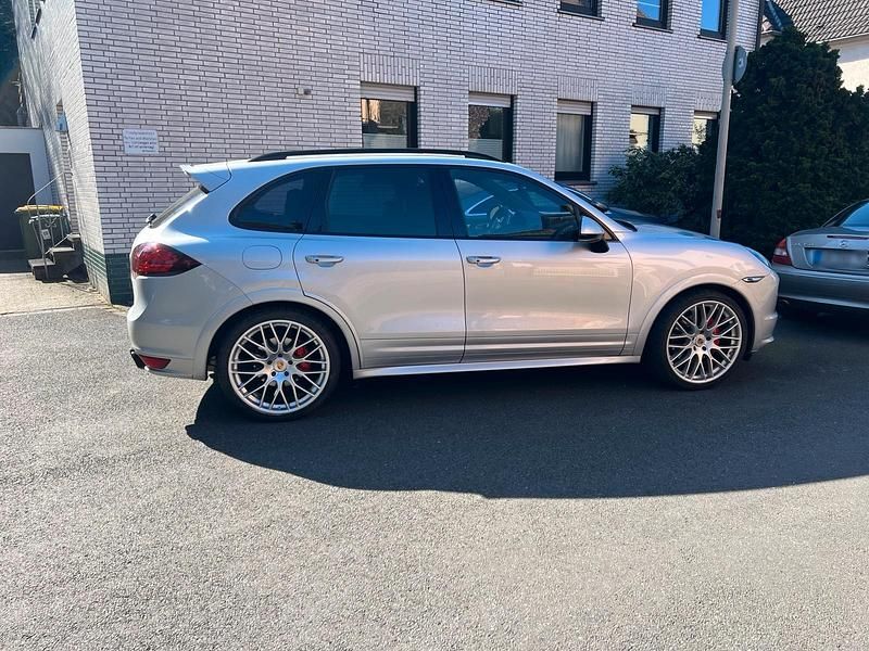 Gebraucht Porsche Cayenne GTS 420 PS (308 kW) 2013 Silber SUV