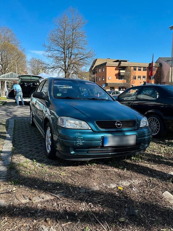Usata Opel Astra 100 CV (73 kW) 2001 Verde Berlina