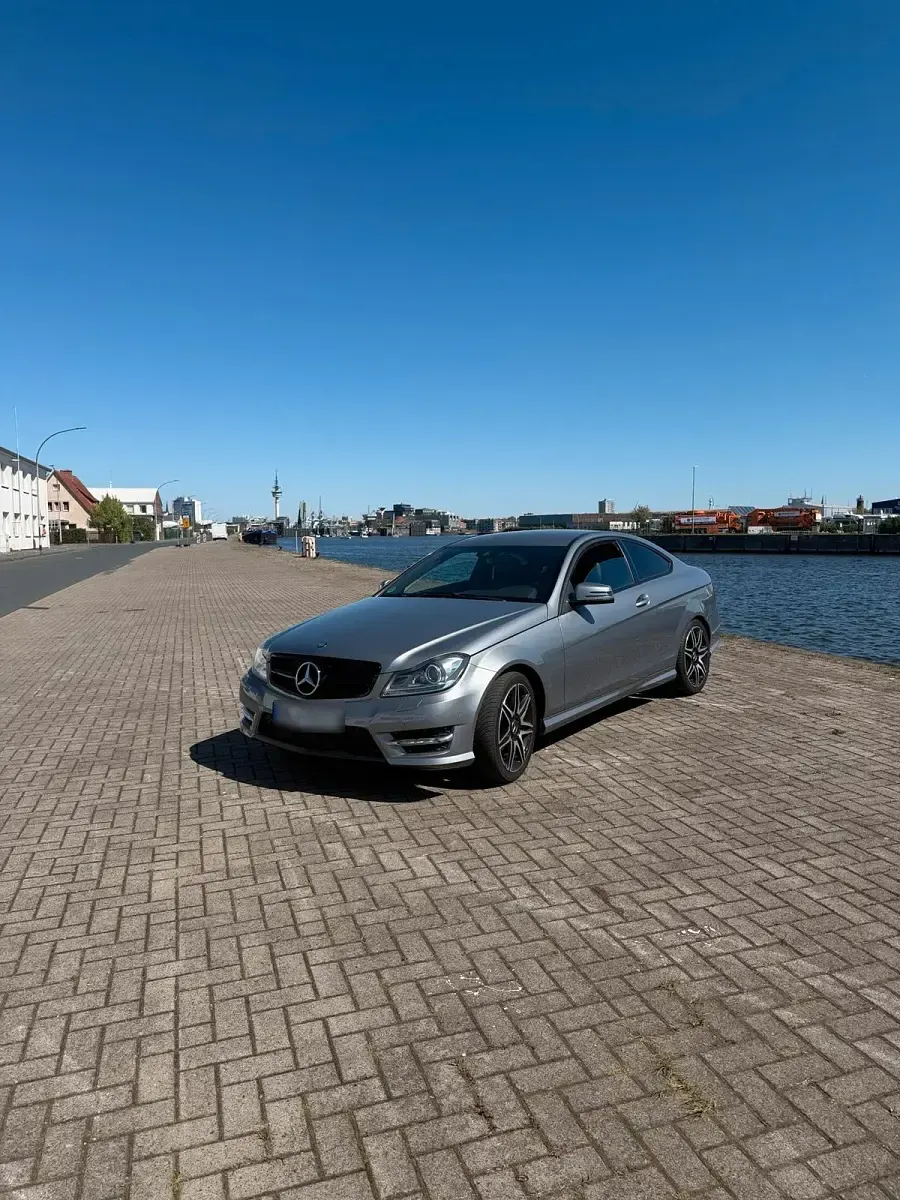 Gebraucht Mercedes C250 AMG 204 PS (150 kW) 2012 Grau Coupé