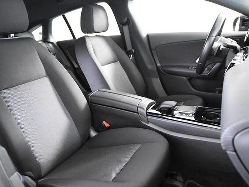 Gebraucht Mercedes CLA200 150 PS (110 kW) 2021 Schwarz Kombi