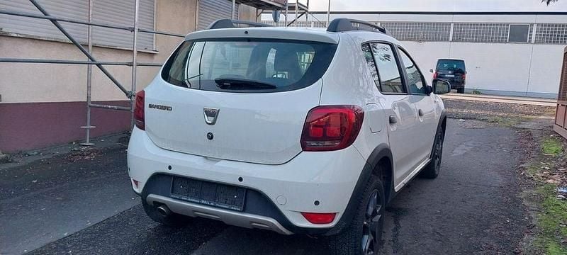 Gebraucht Dacia Sandero Stepway 90 PS (66 kW) 2017 Weiß SUV