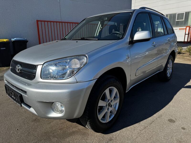 Silber Gebraucht 2005 Toyota RAV4 Basis SUV | 7.490 € (Etwas zu teuer) - Bild 1/4