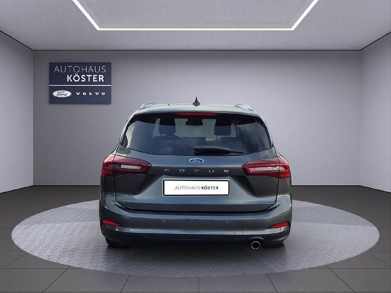 Gebraucht Ford Focus Titanium 125 PS (91 kW) 2022 Grau Kombi