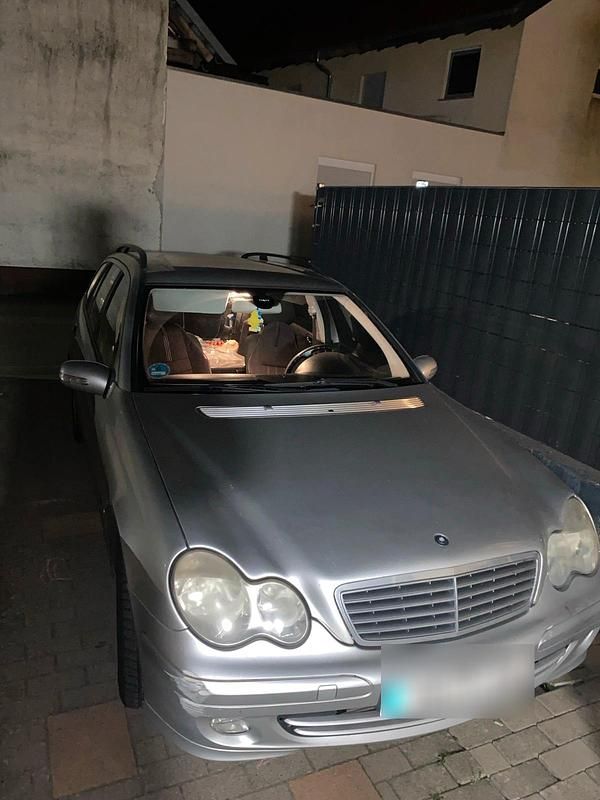 Gebraucht Mercedes C220 150 PS (110 kW) 2004 Silber Kombi