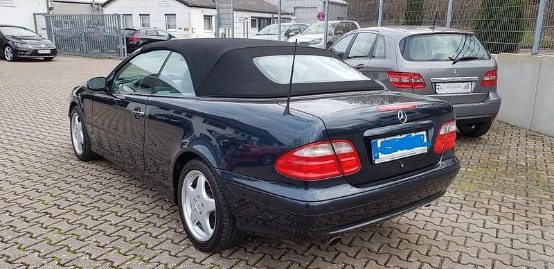 Gebraucht Mercedes CLK200 Elegance 136 PS (100 kW) 2000 Blau Cabrio