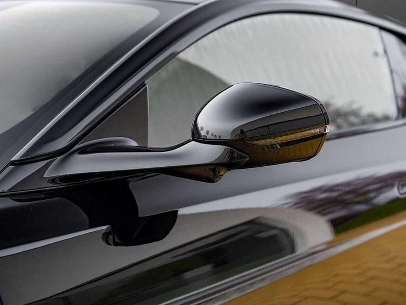 Neu Aston Martin DB12 680 PS (500 kW) 2025 Schwarz Coupé