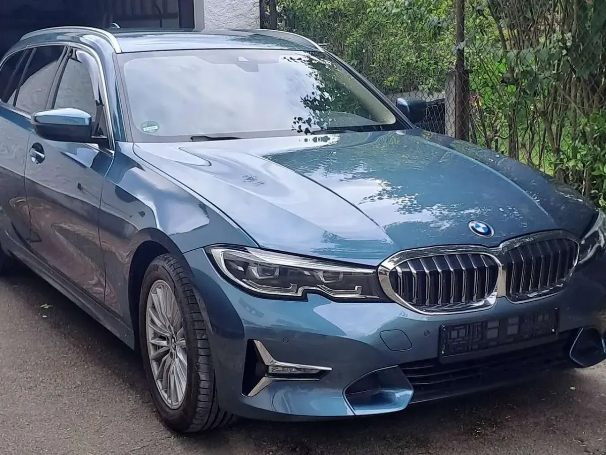 Gebraucht BMW 318 Luxury Line 156 PS (114 kW) 2021 Blau Kombi