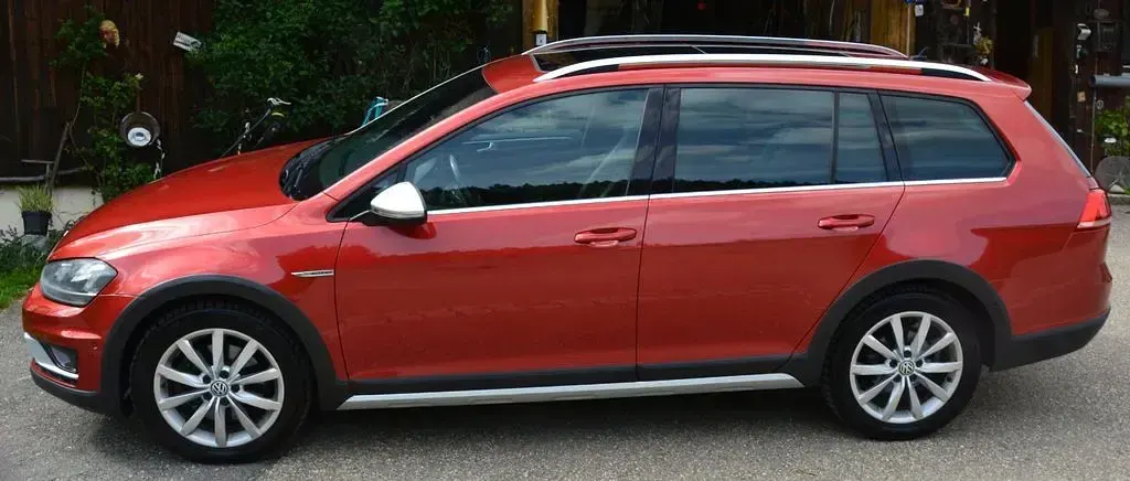 Używany VW Golf Alltrack 184 KM (135 kW) 2016 Czerwony Kombi