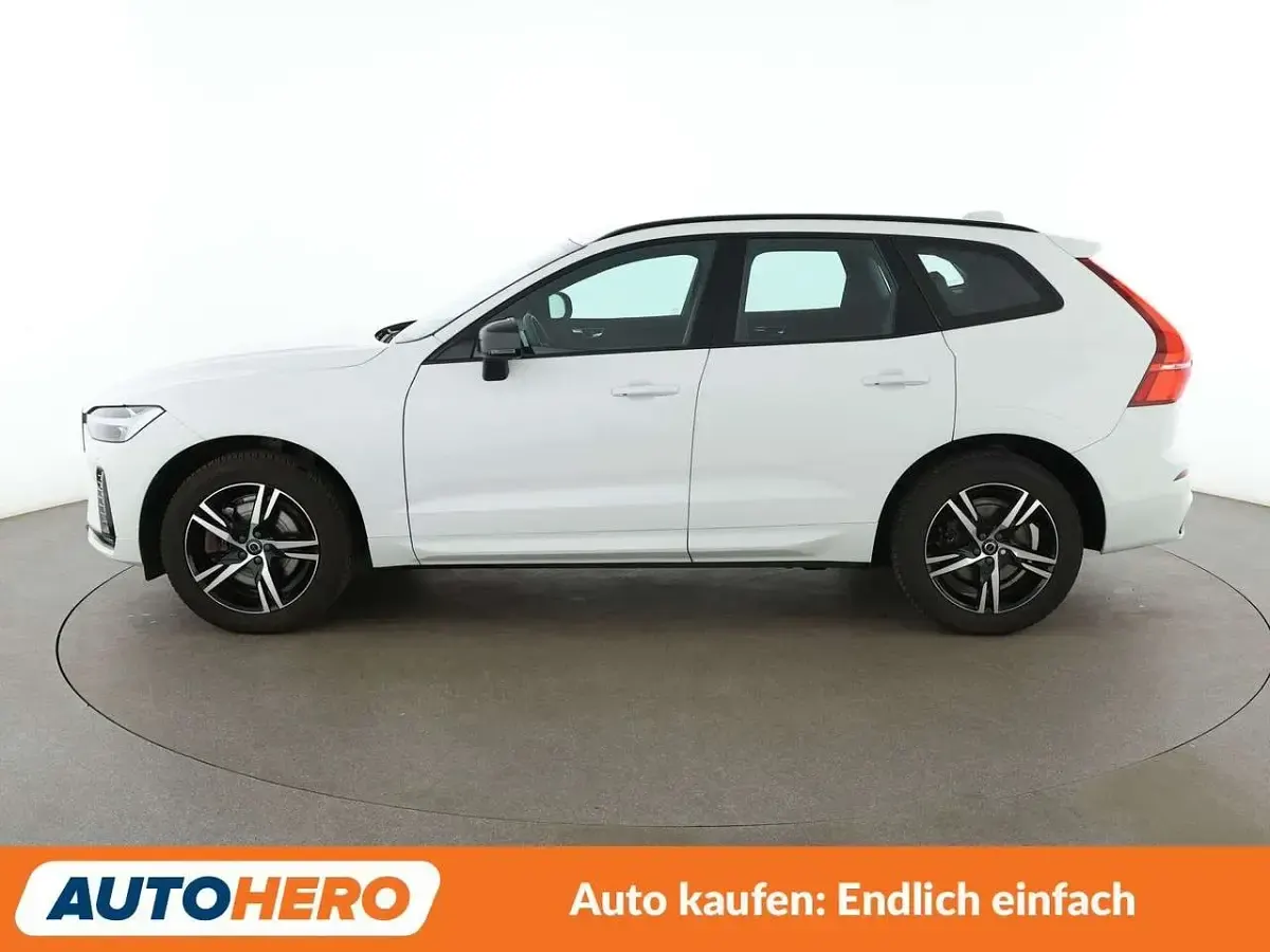 Gebraucht Volvo XC60 R-Design 197 PS (144 kW) 2022 Ice white SUV