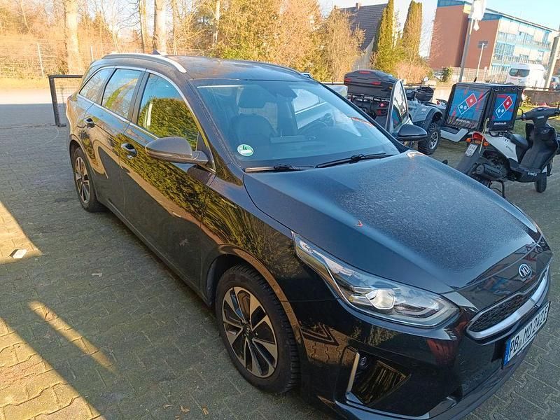 Schwarz Gebraucht 2020 Kia Ceed Vision Limousine | 19.900 € (Etwas zu teuer) - Bild 1/4