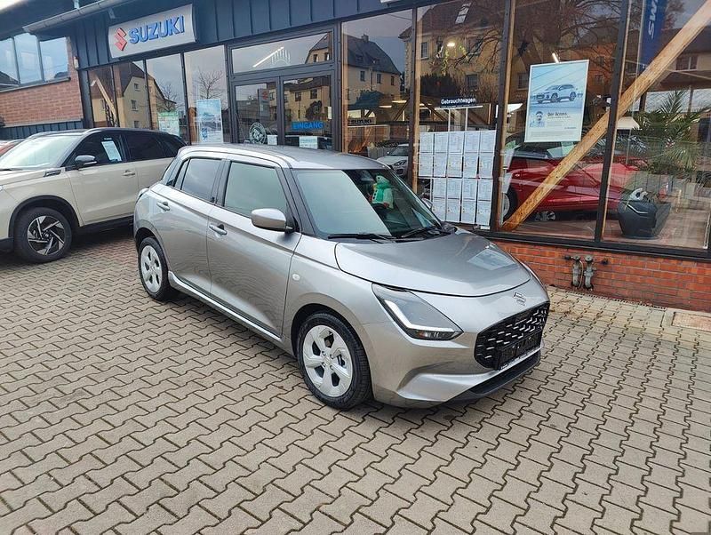 Neu Suzuki Swift Comfort 83 PS (61 kW) 2025 Silber Limousine