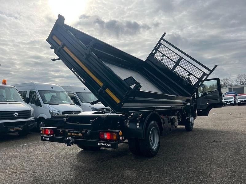 Gebraucht Mitsubishi Canter 175 PS (128 kW) 2024 Schwarz Van / Kleinbus