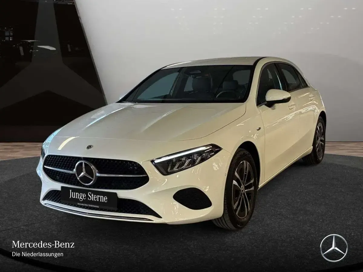 Gebraucht Mercedes A250 Progressive 163 PS (119 kW) 2025 Weiß Limousine