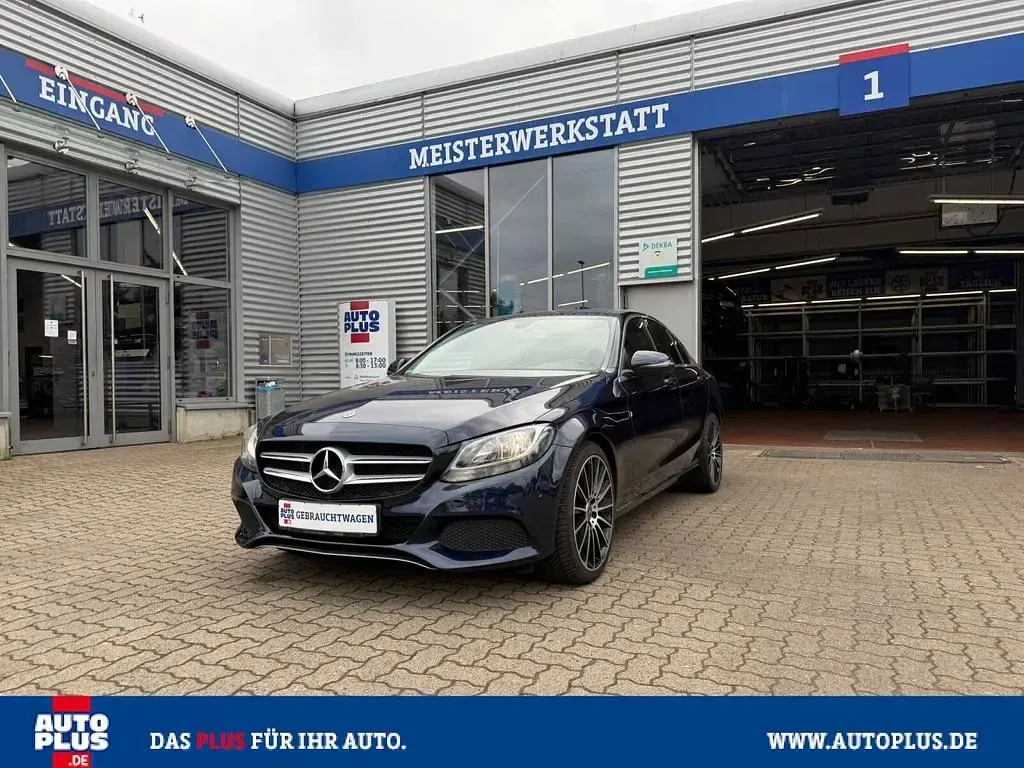 Gebraucht Mercedes C200 AMG line 136 PS (100 kW) 2018 Blau Limousine