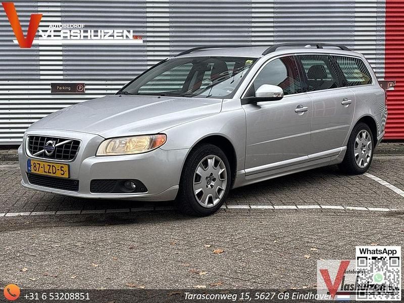 Grau Gebraucht 2010 Volvo V70 Momentum Kombi | 3.850 € (Superpreis) - Bild 1/4