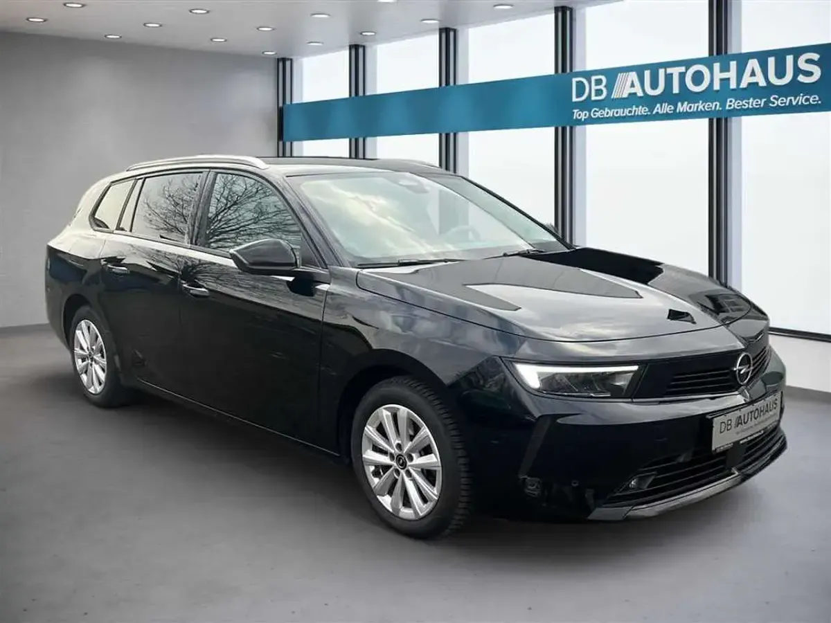 Gebraucht Opel Astra Business Elegance 131 PS (96 kW) 2024 Schwarz Kombi
