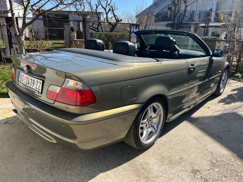 Grün Gebraucht 2001 BMW 320 Cabriolet M Sport Cabrio | 15.499 € - Bild 1/4