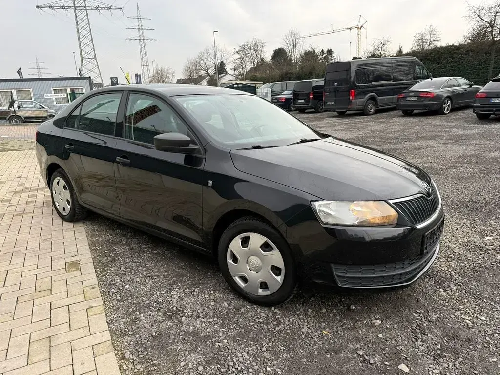 Gebraucht Skoda Rapid Active 75 PS (55 kW) 2013 Schwarz Kleinwagen