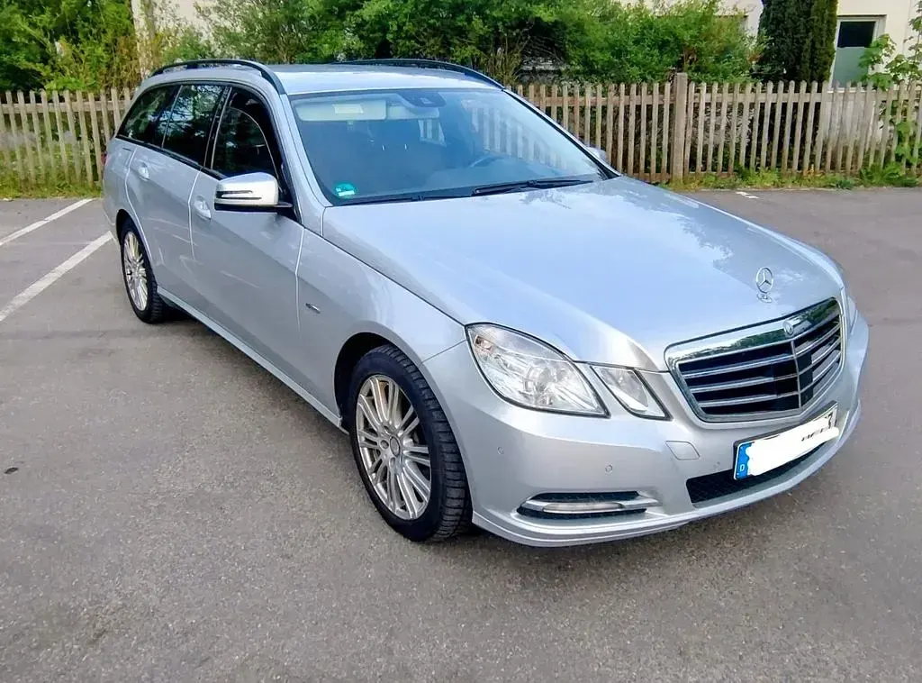 Usata Mercedes E250 Elegance 204 CV (150 kW) 2012 Argento Berlina