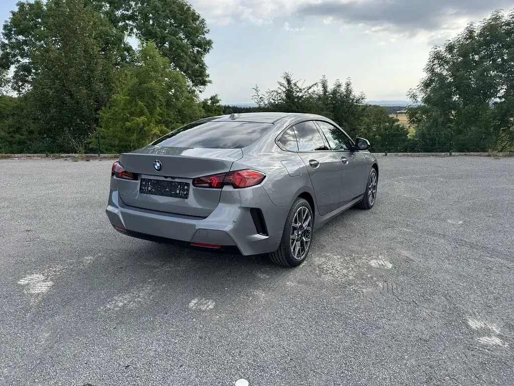 Neu BMW 216 Sport Line 122 PS (89 kW) 2026 Grau Coupé